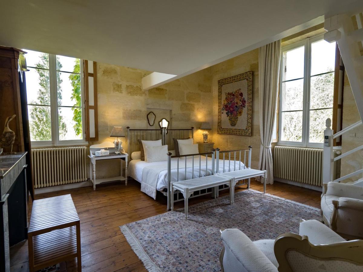 Petit Garros Hotel Fronsac  Room photo