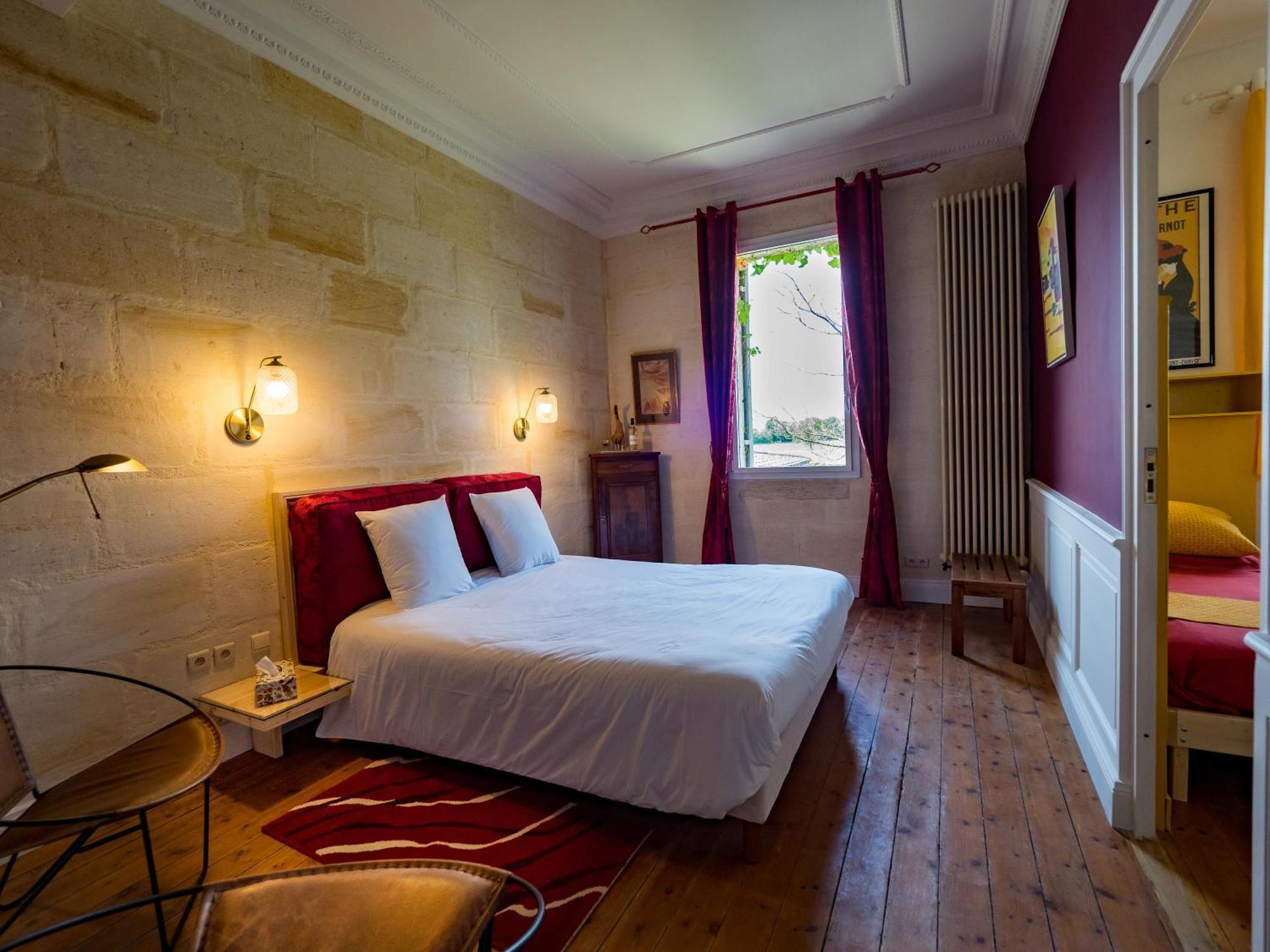 Petit Garros Hotel Fronsac  Room photo